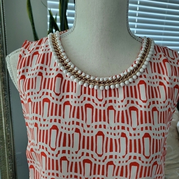 Adrienne Vittadini Beaded neck detail sleveless blouse size small. Good preowned - Picture 2 of 8